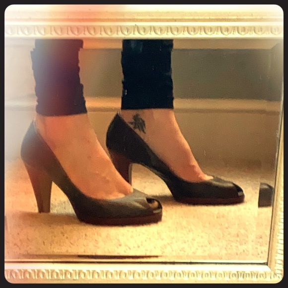 Ann Taylor Loft Brown Peep Toe Wood Heel - Picture 2 of 8